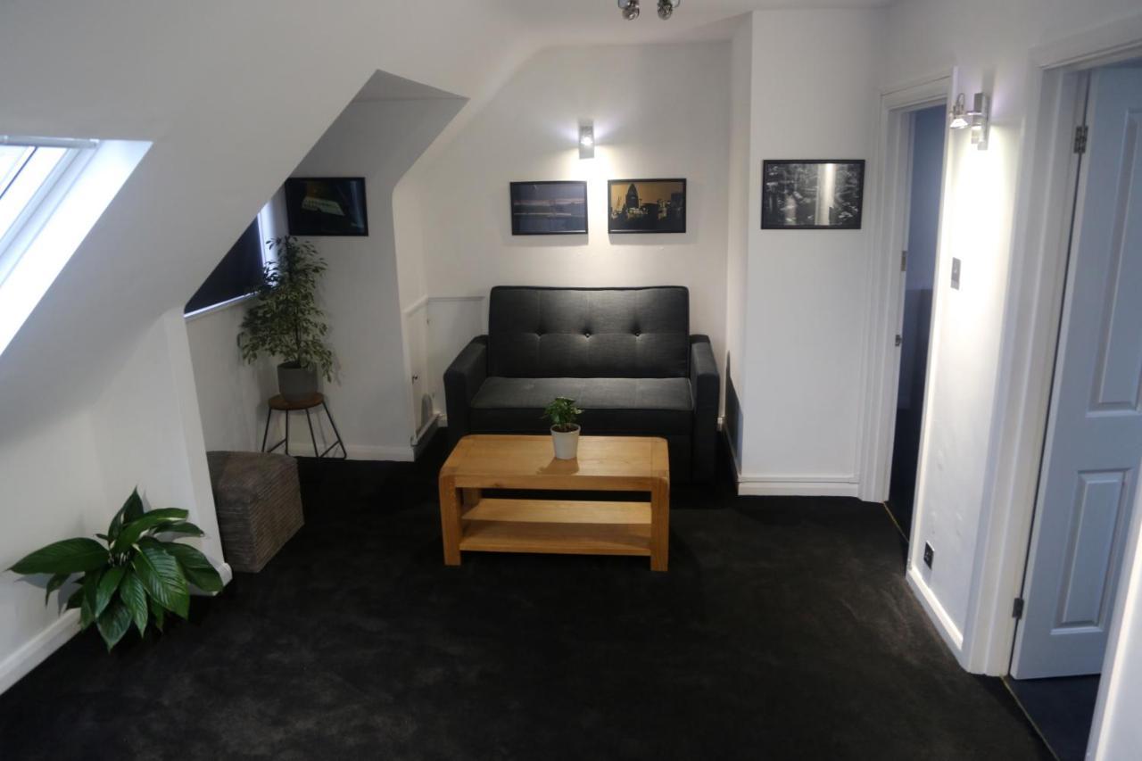 One-Bedroom Flat In Cheam Village Zewnętrze zdjęcie