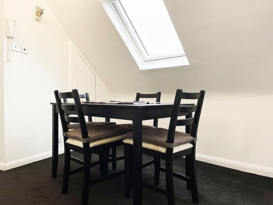 One-Bedroom Flat In Cheam Village Zewnętrze zdjęcie