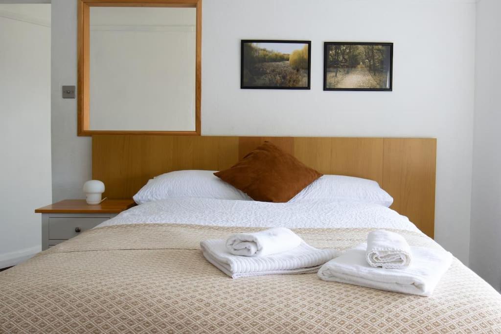 One-Bedroom Flat In Cheam Village Zewnętrze zdjęcie